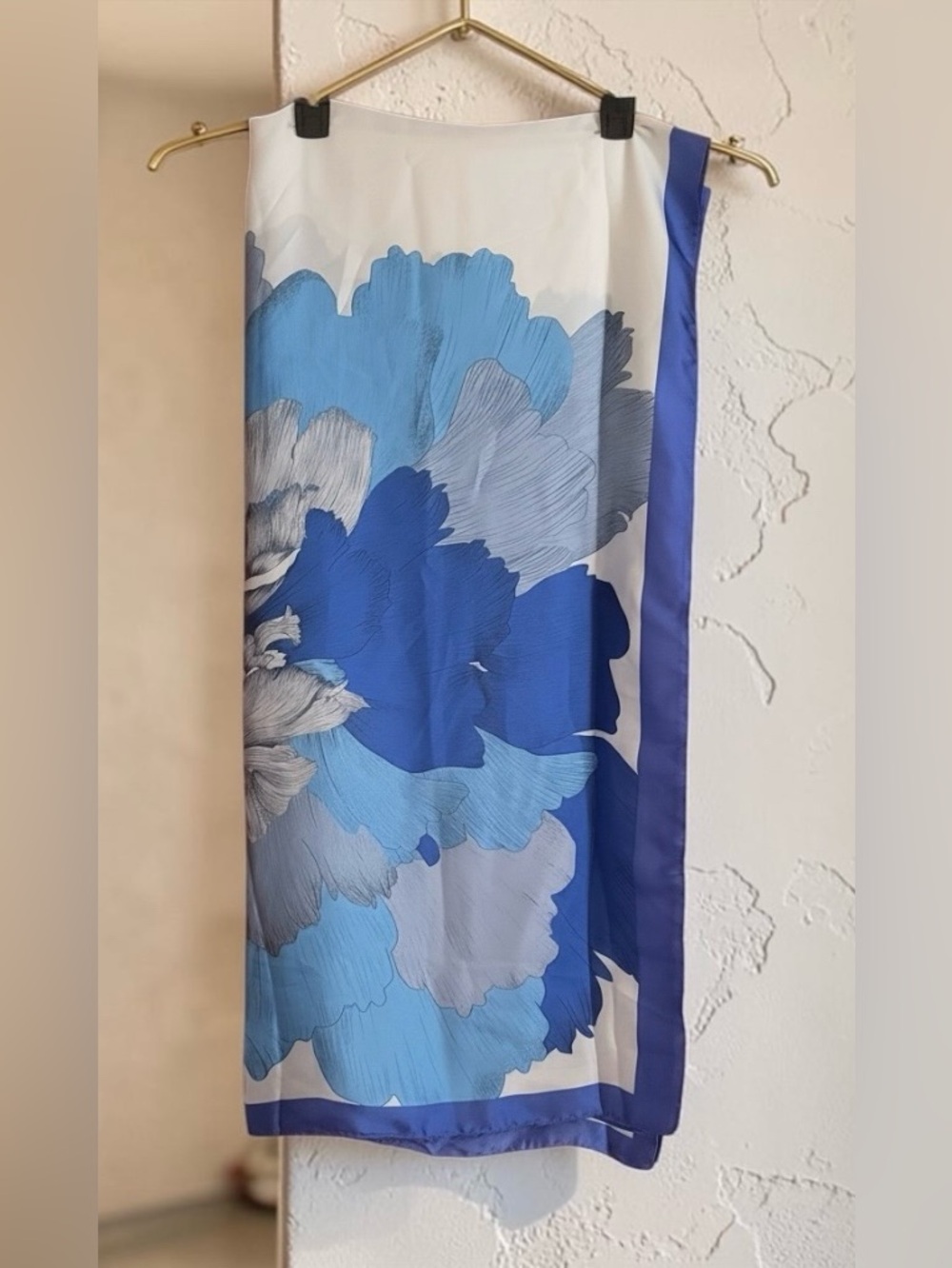Women’s Blue Floral Scarf Wrap Shawl Silk-Feel Polyester 71”x34”